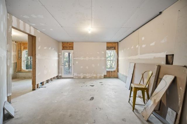 315 Pinewood Drive, Woodstock, GA 30189