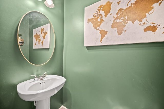 315 Pinewood Drive, Woodstock, GA 30189