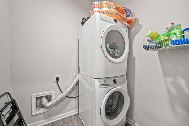 315 Pinewood Drive, Woodstock, GA 30189