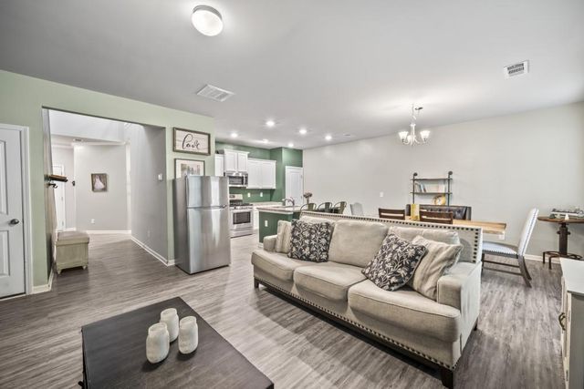 315 Pinewood Drive, Woodstock, GA 30189