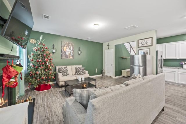 315 Pinewood Drive, Woodstock, GA 30189