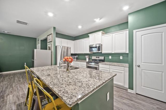 315 Pinewood Drive, Woodstock, GA 30189