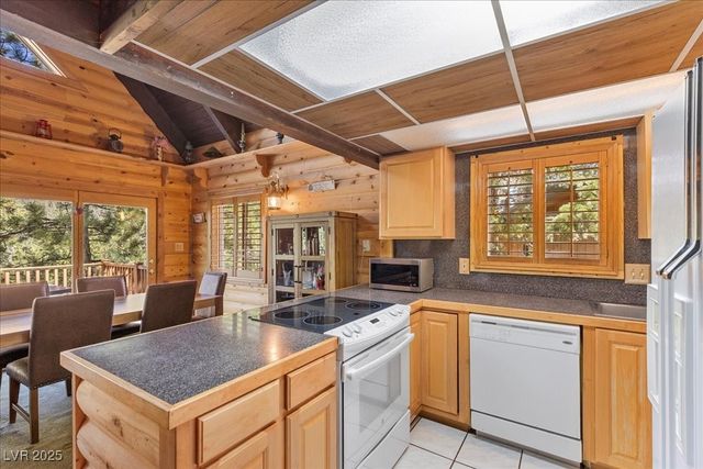 370 Alpine Way, Mount Charleston, NV 89124