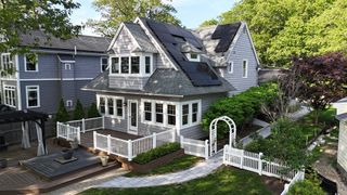 63 Wawela Rd, Webster, MA 01570