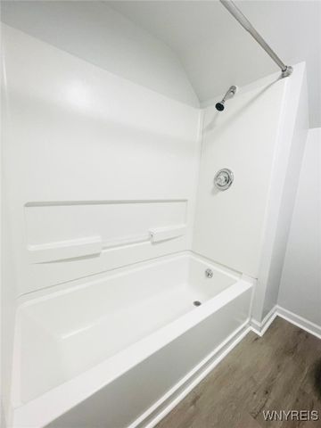 71 Meaford Road, Cheektowaga, NY 14215