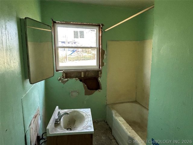 331 W 49th Street N, Tulsa, OK 74126