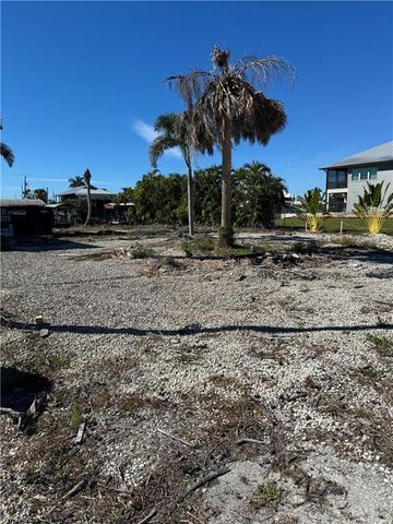 2359 Sycamore ST, Other, FL 33956