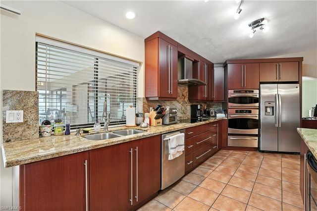 1830 SE 4th ST, Cape Coral, FL 33990