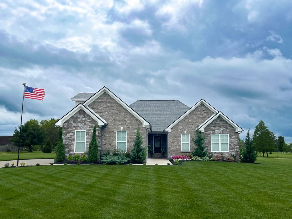 8004 Traditions Ln, Columbia, TN 38401