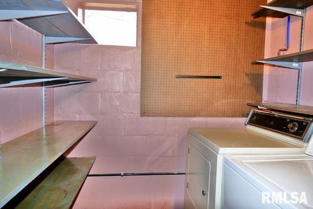 104 THRUSH Avenue, Pekin, IL 61554