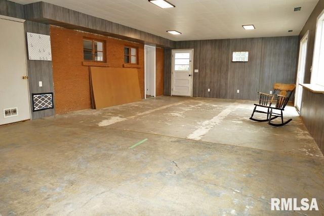 104 THRUSH Avenue, Pekin, IL 61554