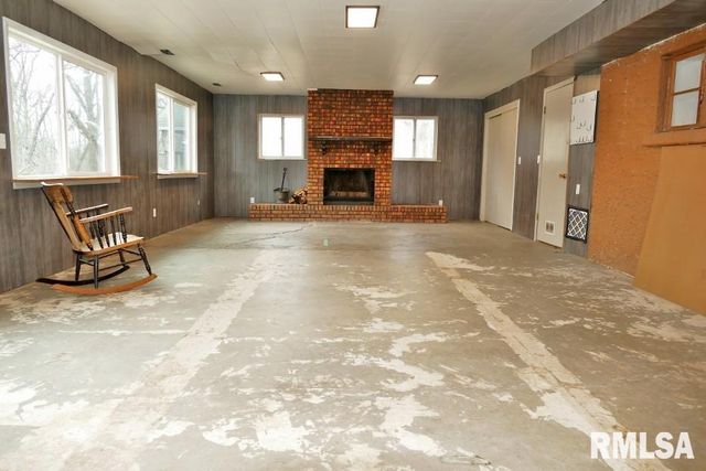 104 THRUSH Avenue, Pekin, IL 61554