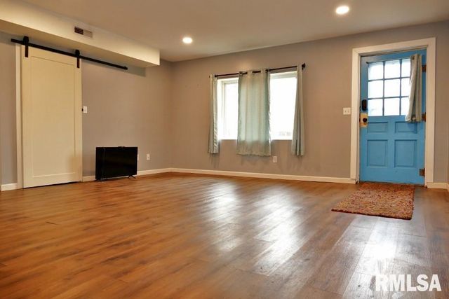 104 THRUSH Avenue, Pekin, IL 61554