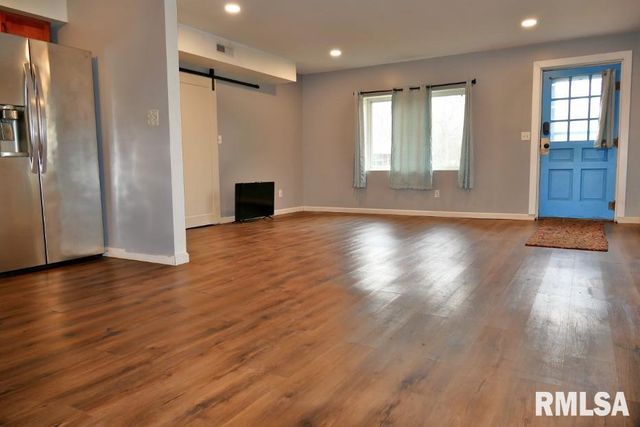 104 THRUSH Avenue, Pekin, IL 61554