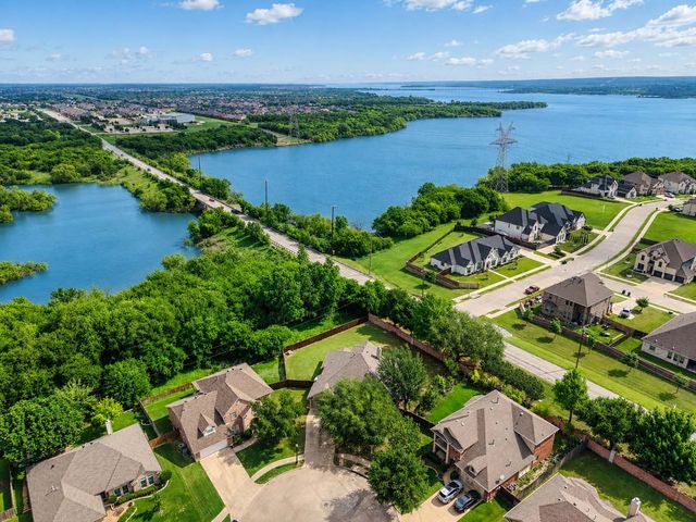 5109 Oldcastle Drive, Mansfield, TX 76063
