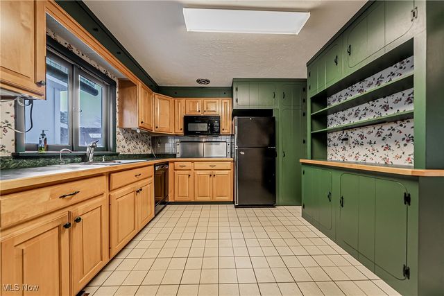 344 Girard Drive, Berea, OH 44017