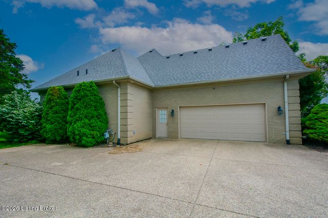 3707 High Crest Ct, Crestwood, KY 40014