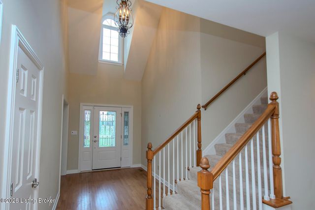 3707 High Crest Ct, Crestwood, KY 40014