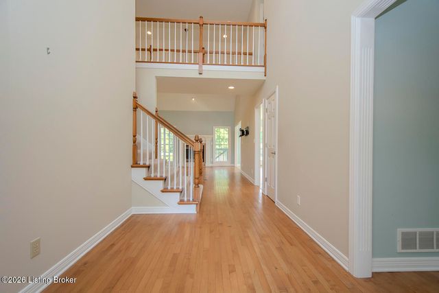 3707 High Crest Ct, Crestwood, KY 40014