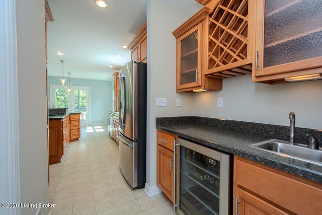 3707 High Crest Ct, Crestwood, KY 40014