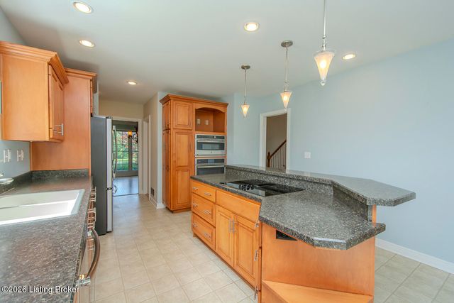 3707 High Crest Ct, Crestwood, KY 40014