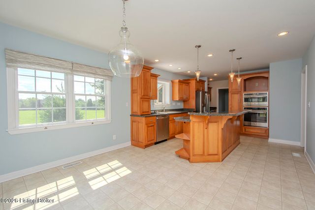 3707 High Crest Ct, Crestwood, KY 40014