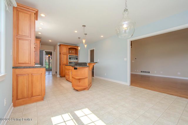 3707 High Crest Ct, Crestwood, KY 40014