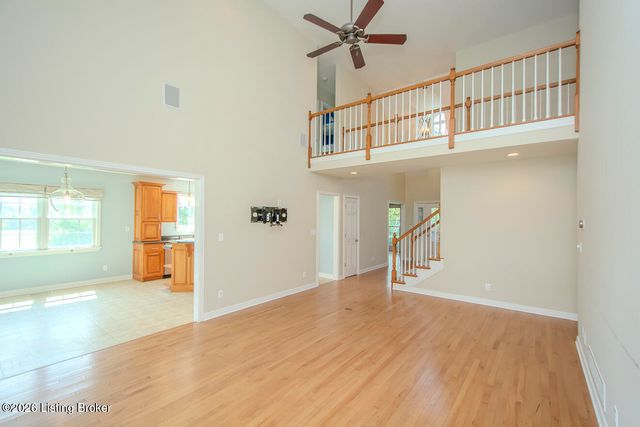 3707 High Crest Ct, Crestwood, KY 40014