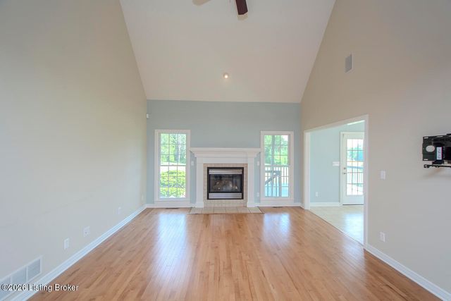 3707 High Crest Ct, Crestwood, KY 40014