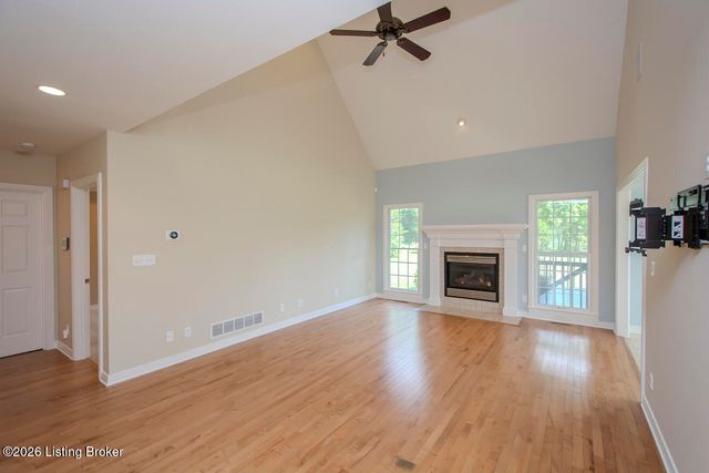 3707 High Crest Ct, Crestwood, KY 40014