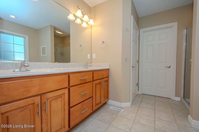 3707 High Crest Ct, Crestwood, KY 40014