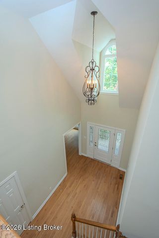 3707 High Crest Ct, Crestwood, KY 40014