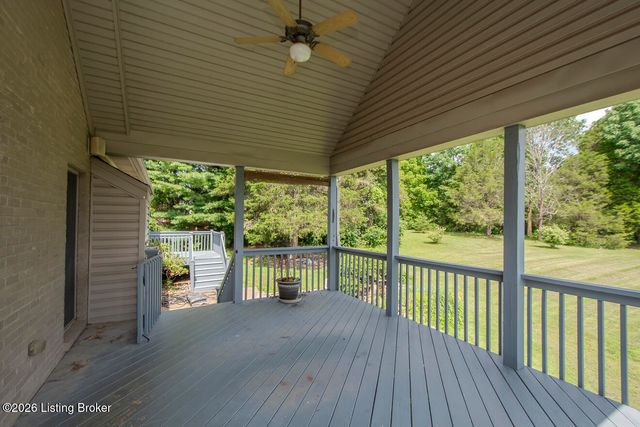 3707 High Crest Ct, Crestwood, KY 40014