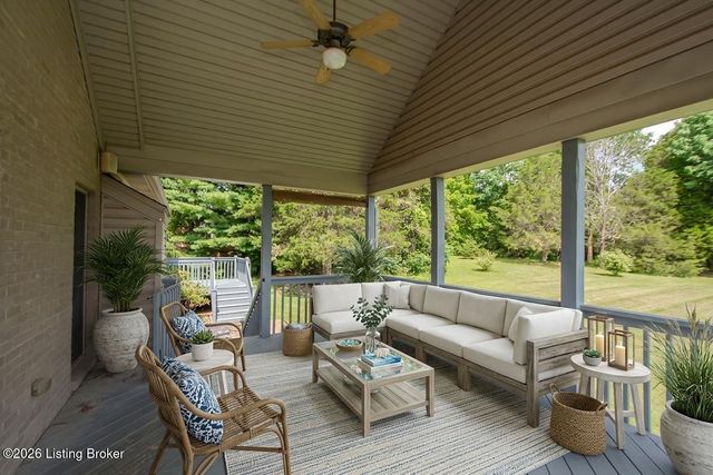 3707 High Crest Ct, Crestwood, KY 40014