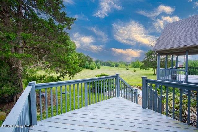 3707 High Crest Ct, Crestwood, KY 40014