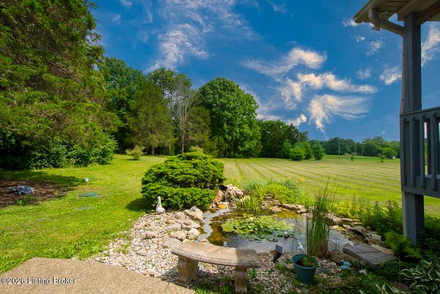 3707 High Crest Ct, Crestwood, KY 40014
