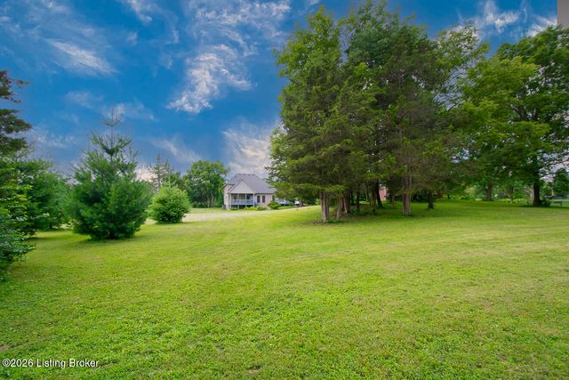 3707 High Crest Ct, Crestwood, KY 40014