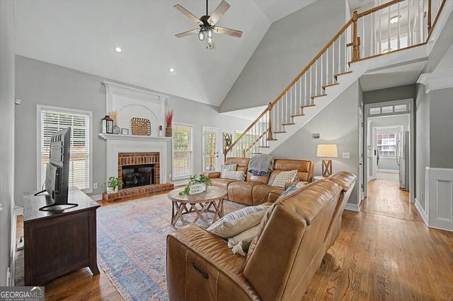 32 Colonial Circle NW, Cartersville, GA 30120
