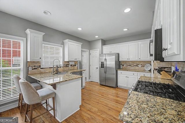 32 Colonial Circle NW, Cartersville, GA 30120