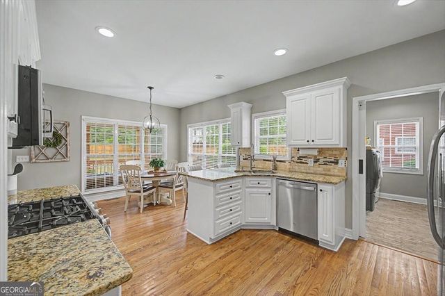 32 Colonial Circle NW, Cartersville, GA 30120