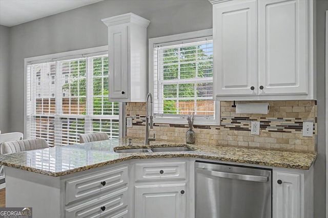 32 Colonial Circle NW, Cartersville, GA 30120