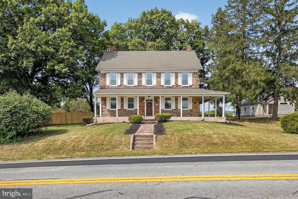 225 E CANAL RD, York, PA 17404