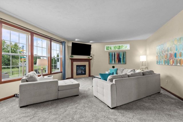 5212 N ROSEMARY DRIVE, Appleton, WI 54913