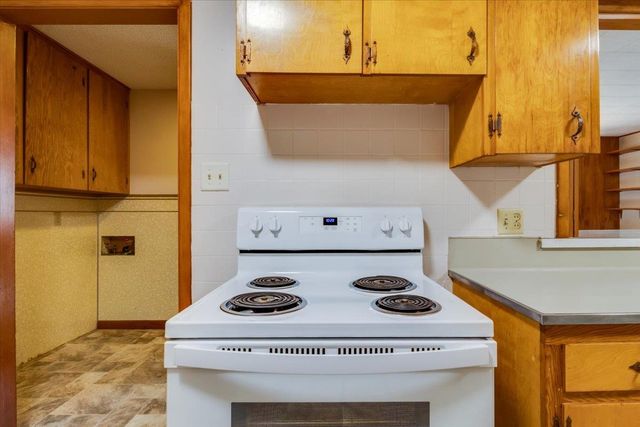 1612 N Lawndale, El Dorado, KS 67042