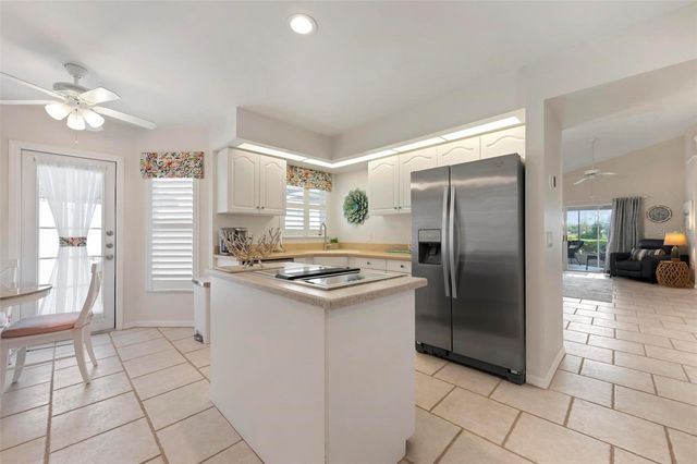 726 BRIGHTSIDE CRESCENT DRIVE 14, Venice, FL 34293