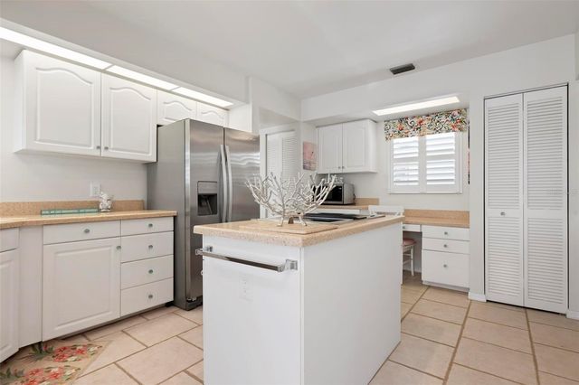 726 BRIGHTSIDE CRESCENT DRIVE 14, Venice, FL 34293