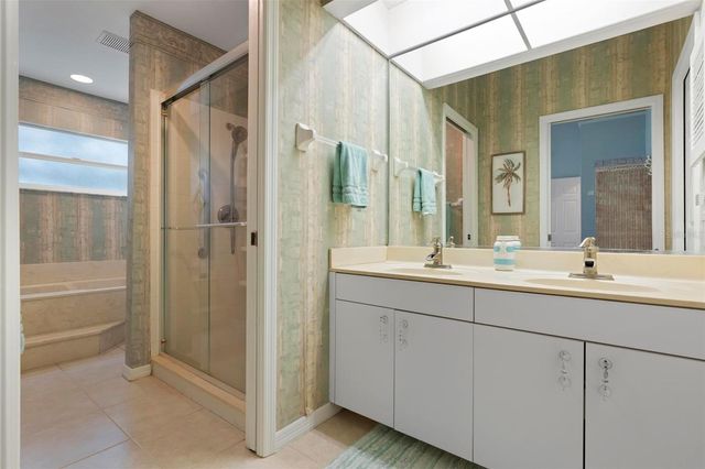 726 BRIGHTSIDE CRESCENT DRIVE 14, Venice, FL 34293