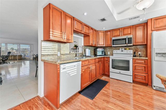 2802 Victoria Way K4, Coconut Creek, FL 33066
