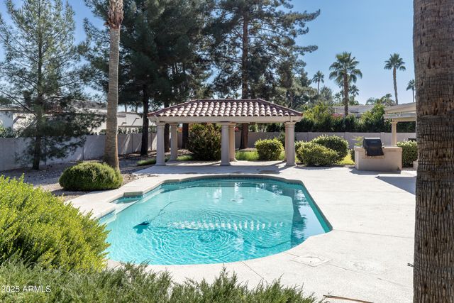 8815 N INVERGORDON Road, Paradise Valley, AZ 85253