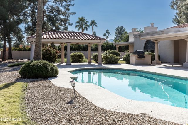 8815 N INVERGORDON Road, Paradise Valley, AZ 85253